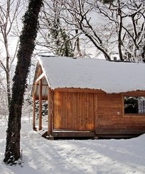 Camping Huttopia à Divonne les Bains en hiver.