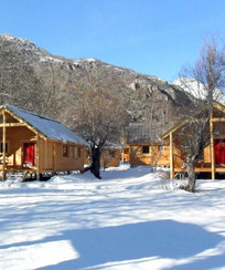 Camping Huttopia à Vallouise en hiver.