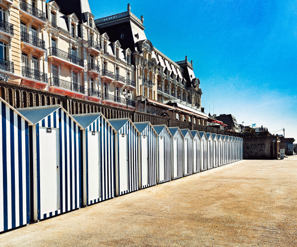Cabines de plages sur la plage de Cabourg en Normandie