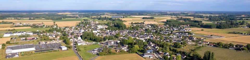 savigne-sur-lathan, village